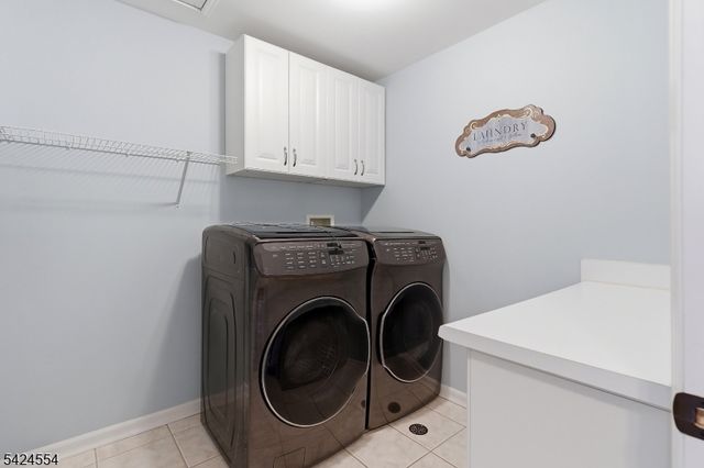 1 Samantha Ln, Washington Twp., NJ 07830