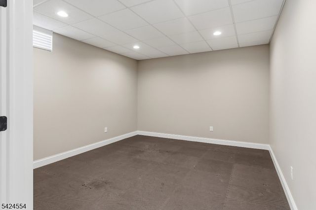 1 Samantha Ln, Washington Twp., NJ 07830