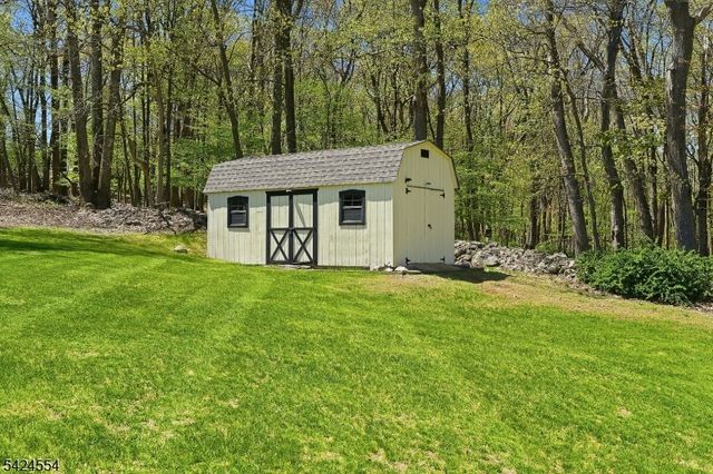 1 Samantha Ln, Washington Twp., NJ 07830