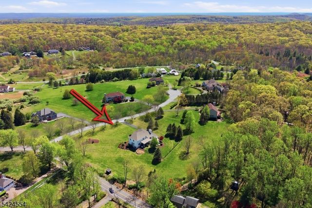 1 Samantha Ln, Washington Twp., NJ 07830