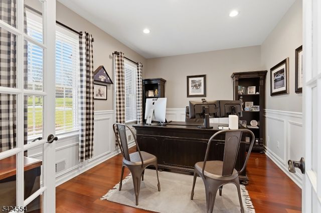 1 Samantha Ln, Washington Twp., NJ 07830