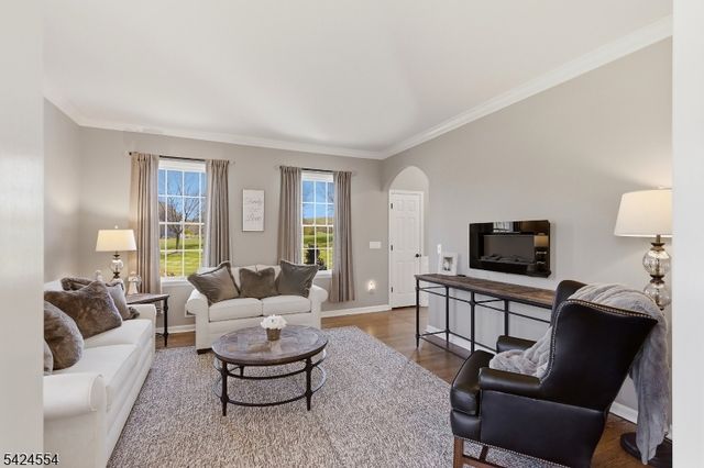 1 Samantha Ln, Washington Twp., NJ 07830
