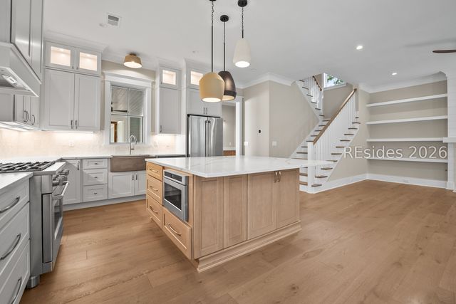 4 Harborview Cir, Beaufort, SC 29007