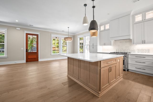 4 Harborview Cir, Beaufort, SC 29007