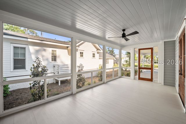 4 Harborview Cir, Beaufort, SC 29007