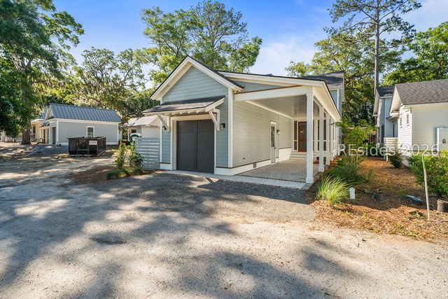 4 Harborview Cir, Beaufort, SC 29007