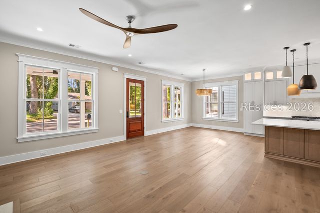 4 Harborview Cir, Beaufort, SC 29007
