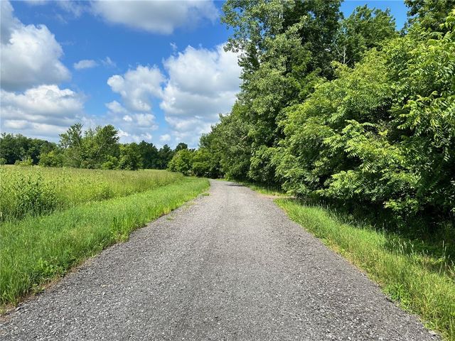 128 Southend Sq, Henrietta, NY 14586