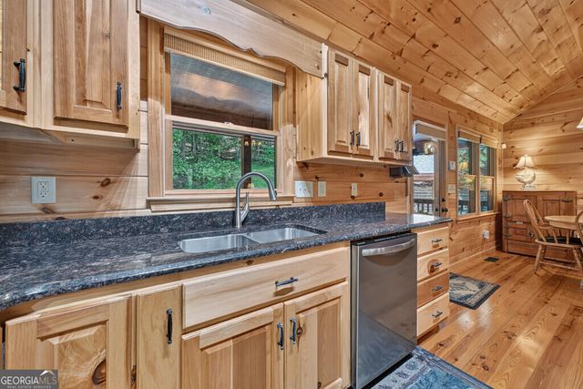162 Primrose Court, Ellijay, GA 30540