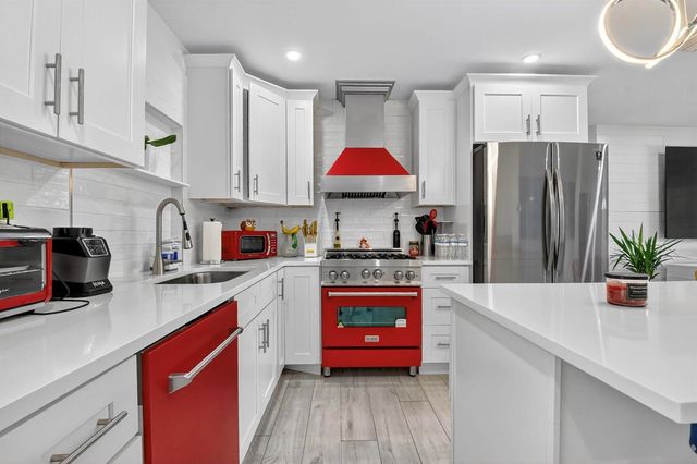 449 SW 4th Avenue, Boynton Beach, FL 33435