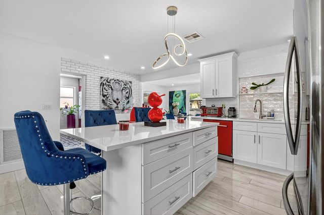 449 SW 4th Avenue, Boynton Beach, FL 33435