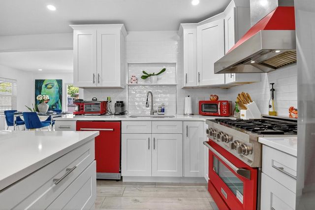 449 SW 4th Avenue, Boynton Beach, FL 33435