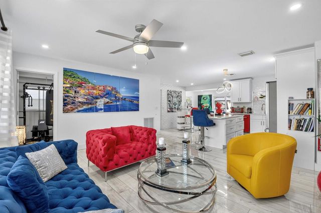 449 SW 4th Avenue, Boynton Beach, FL 33435