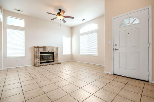 5449 W Ashland Court, Visalia, CA 93277