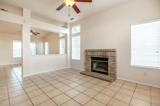 5449 W Ashland Court, Visalia, CA 93277