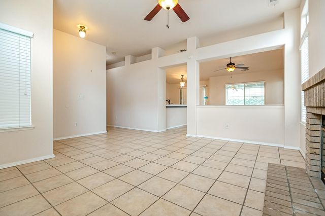 5449 W Ashland Court, Visalia, CA 93277