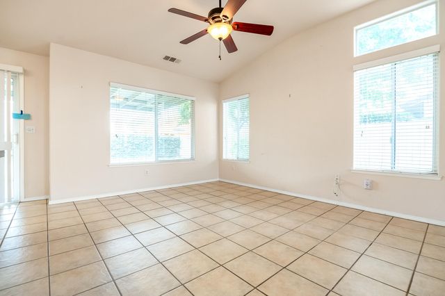 5449 W Ashland Court, Visalia, CA 93277