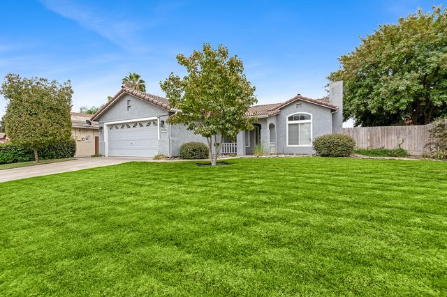 5449 W Ashland Court, Visalia, CA 93277