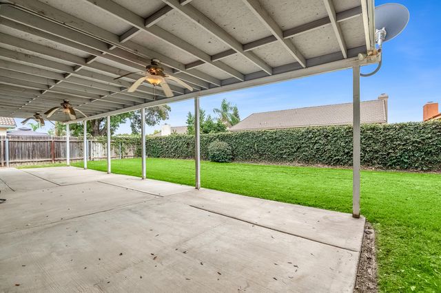5449 W Ashland Court, Visalia, CA 93277