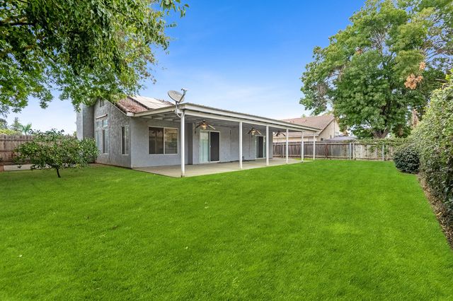 5449 W Ashland Court, Visalia, CA 93277