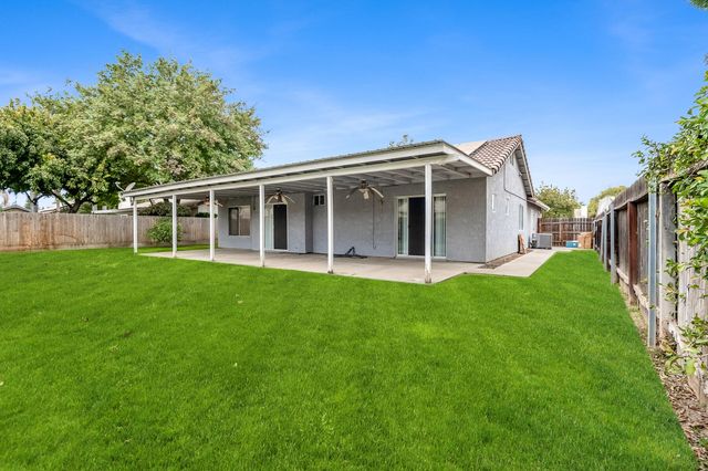 5449 W Ashland Court, Visalia, CA 93277