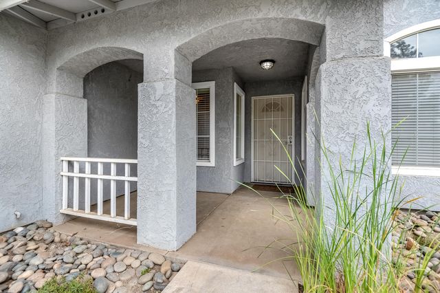 5449 W Ashland Court, Visalia, CA 93277