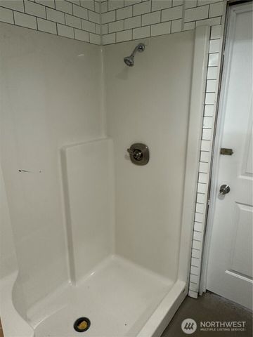 11022 Valley Avenue E, Puyallup, WA 98372