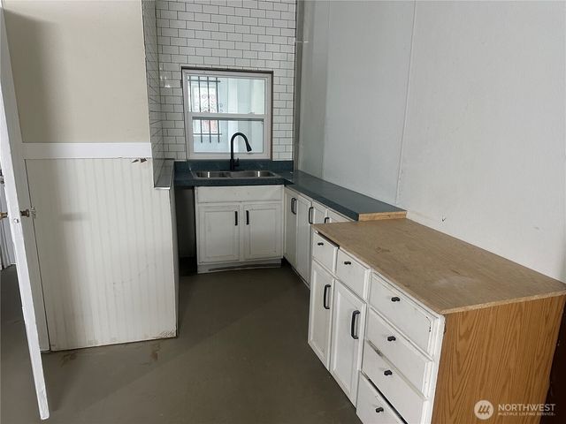 11022 Valley Avenue E, Puyallup, WA 98372
