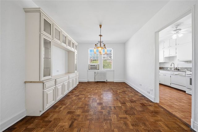 166 N Dithridge St 2A, Oakland, PA 15213