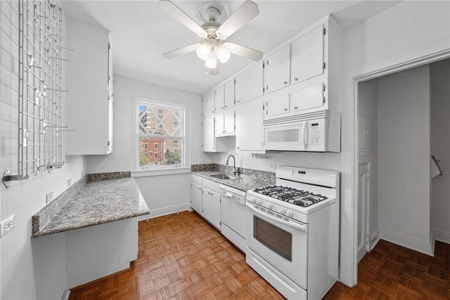 166 N Dithridge St 2A, Oakland, PA 15213