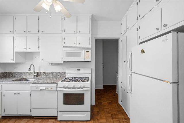 166 N Dithridge St 2A, Oakland, PA 15213