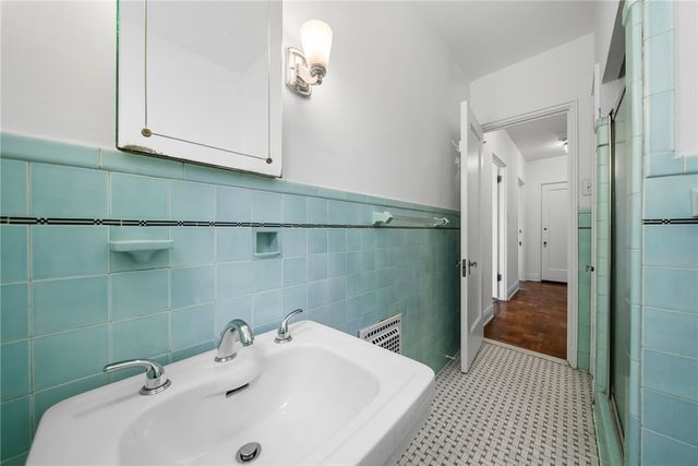 166 N Dithridge St 2A, Oakland, PA 15213