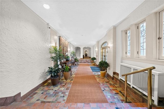 166 N Dithridge St 2A, Oakland, PA 15213