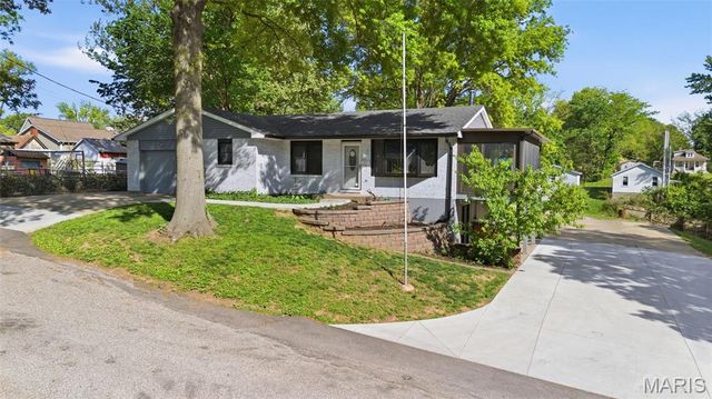 405 W Schaefer Street, Columbia, IL 62236