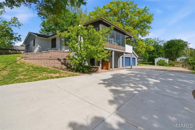 405 W Schaefer Street, Columbia, IL 62236