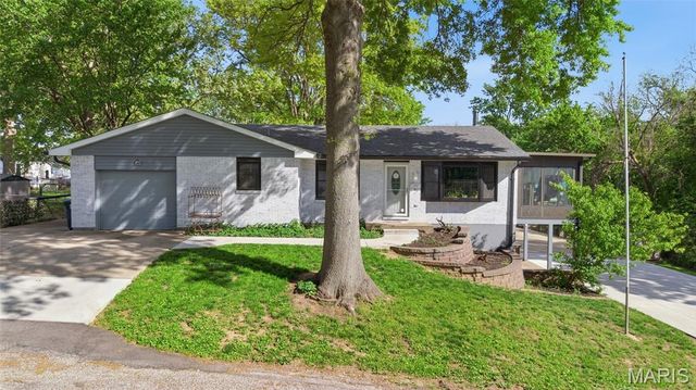 405 W Schaefer Street, Columbia, IL 62236