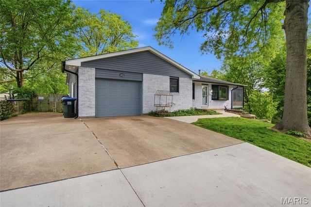 405 W Schaefer Street, Columbia, IL 62236