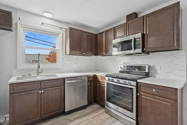 55 W ANN Street B, Lombard, IL 60148