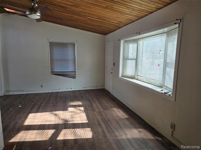 6302 Springdale Boulevard, Grand Blanc, MI 48439