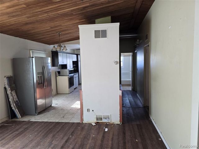 6302 Springdale Boulevard, Grand Blanc, MI 48439