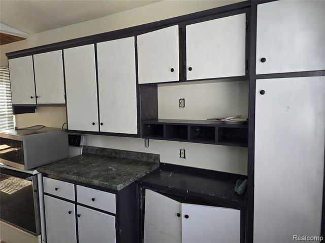 6302 Springdale Boulevard, Grand Blanc, MI 48439