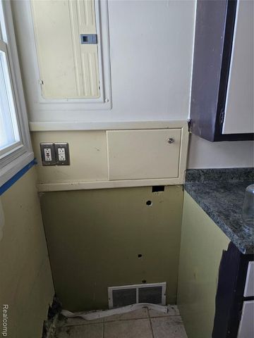 6302 Springdale Boulevard, Grand Blanc, MI 48439