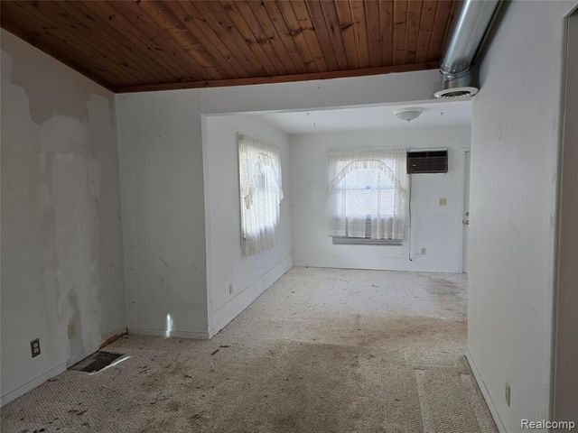 6302 Springdale Boulevard, Grand Blanc, MI 48439