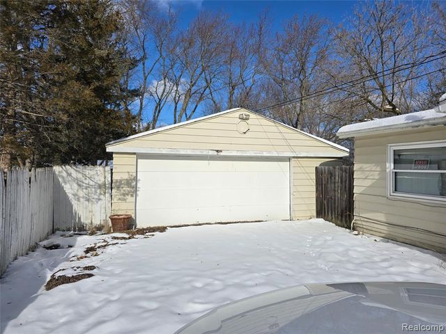 6302 Springdale Boulevard, Grand Blanc, MI 48439