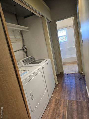 6302 Springdale Boulevard, Grand Blanc, MI 48439