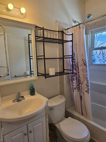 6302 Springdale Boulevard, Grand Blanc, MI 48439