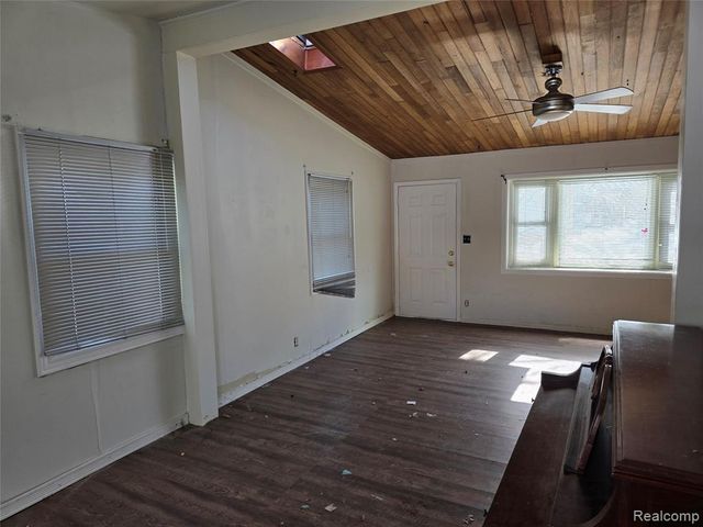 6302 Springdale Boulevard, Grand Blanc, MI 48439