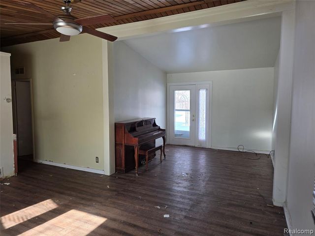 6302 Springdale Boulevard, Grand Blanc, MI 48439