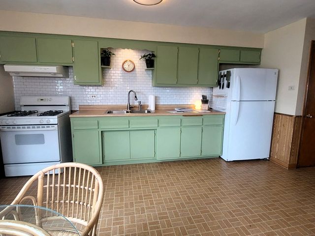 10824 Laporte Avenue, Oak Lawn, IL 60453