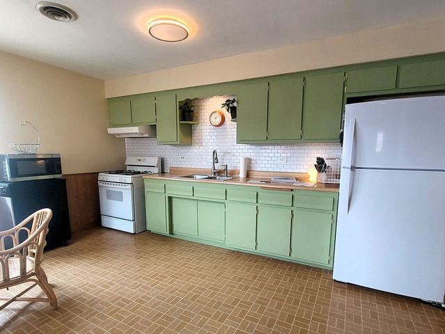 10824 Laporte Avenue, Oak Lawn, IL 60453